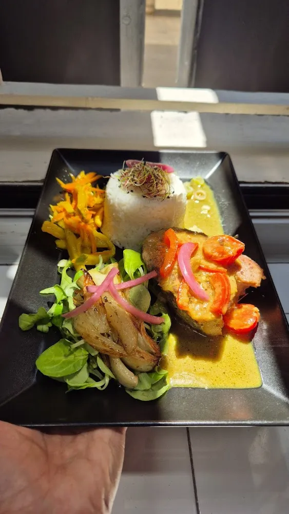 Pelamide Au Curry Jaune